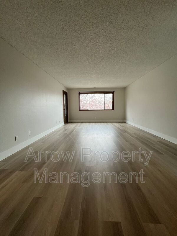 Foto del edificio - 2340 N 44th St