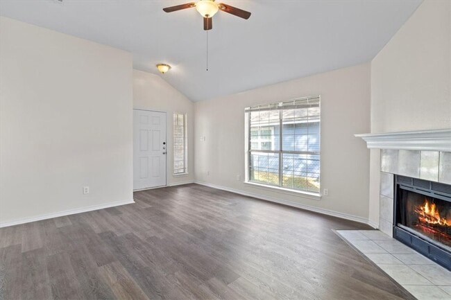 Building Photo - 806 Kalanchoe Ct