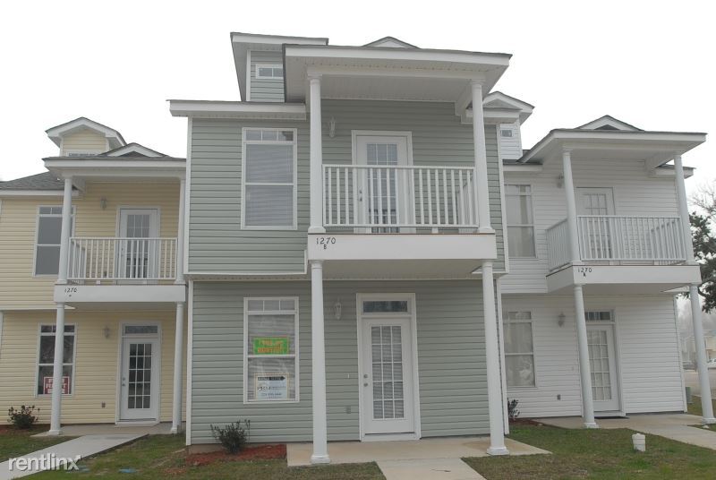 Primary Photo - 1270 Century Oaks Dr