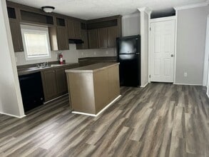 Building Photo - 9426 Polak Dr