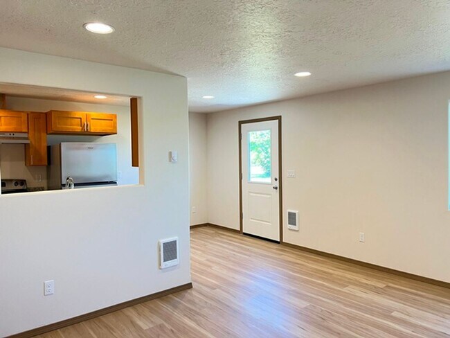 Foto del edificio - 387-389 Clover St
