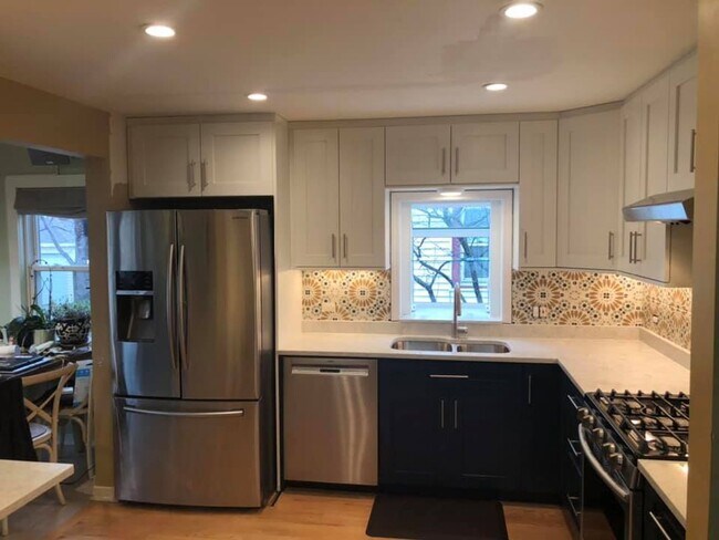 Foto del edificio - Fully Furnished Beautifully Restored Vinta...