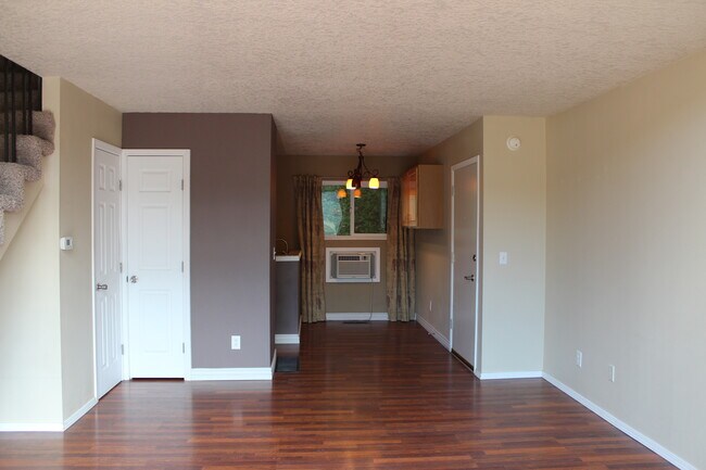 Foto del edificio - 855 SW Broadway Dr