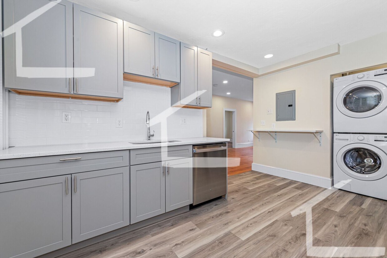 Foto principal - Pets Friendly, In-Unit Washer and Dryer, O...