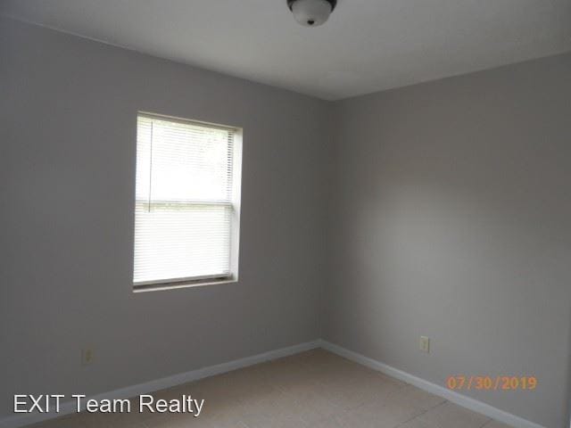 Building Photo - 3 br, 1 bath House - 114 Pointe South Drive