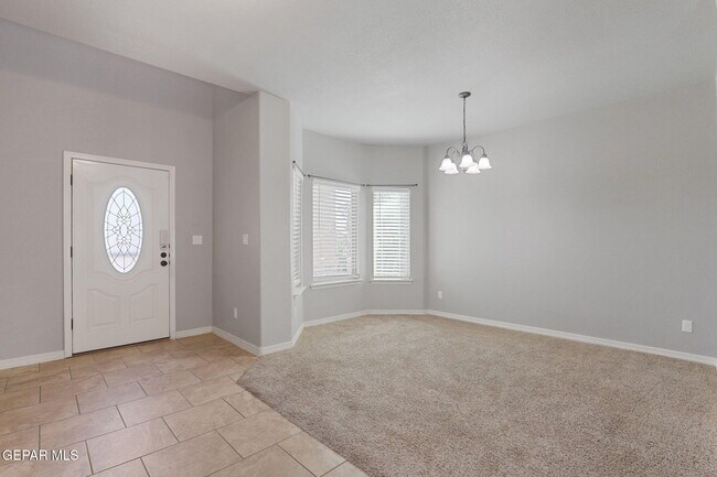 Building Photo - 363 Duskwood St