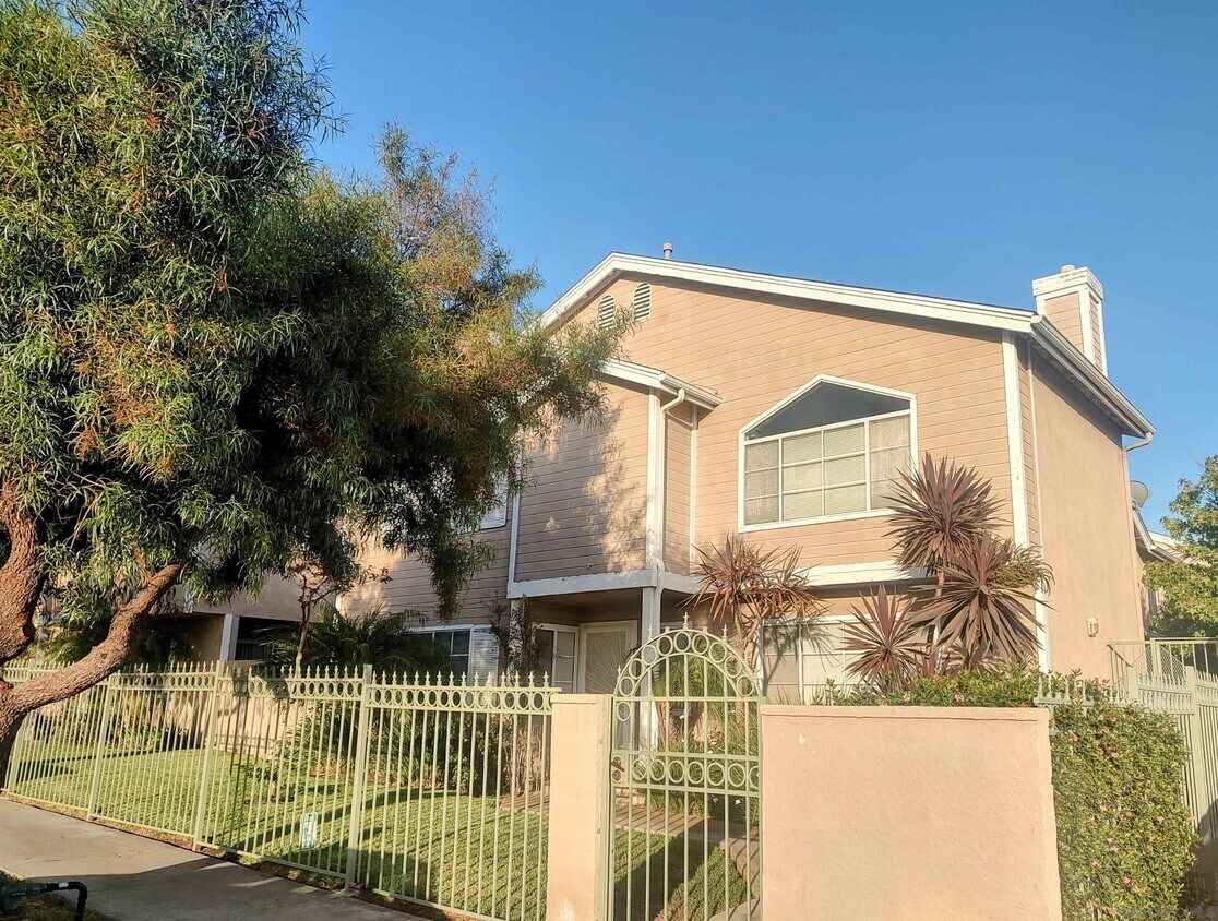 Foto principal - 4111 Poplar St