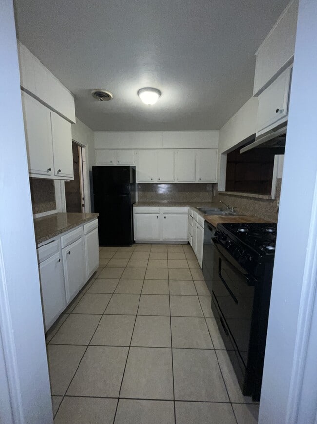 Foto del edificio - 12 Putnam Ave