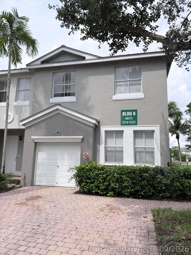 Building Photo - 2214 Shoma Dr