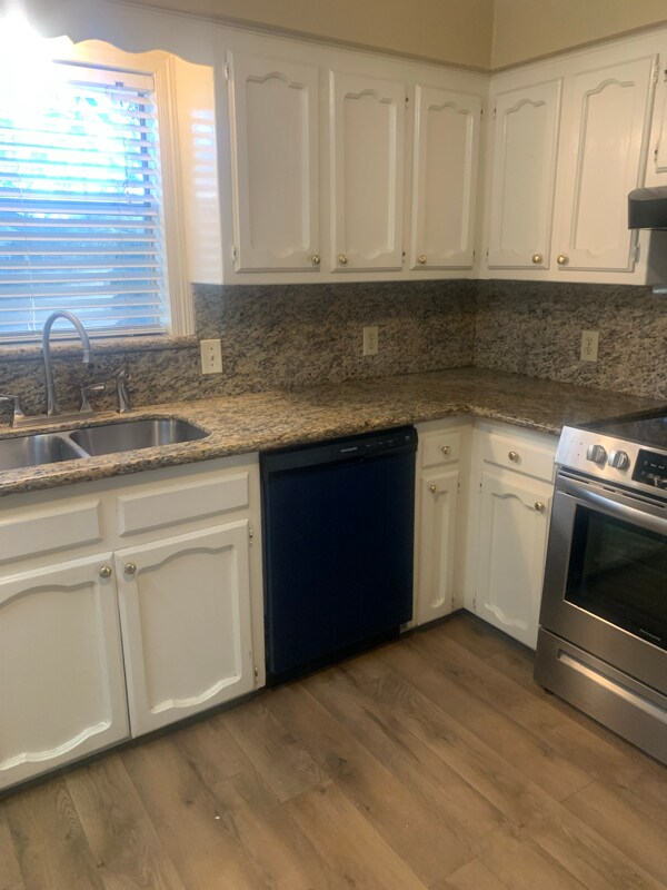 Foto del edificio - 16912 Dahlgren Ave