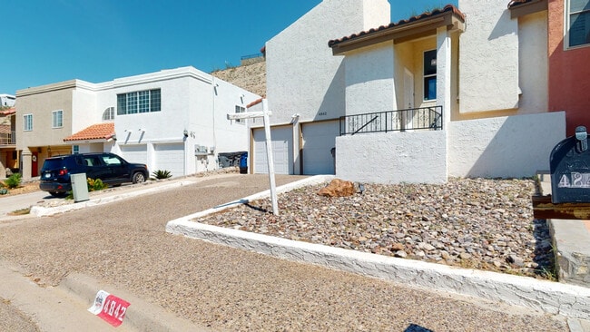 Building Photo - 4842 Excalibur Dr