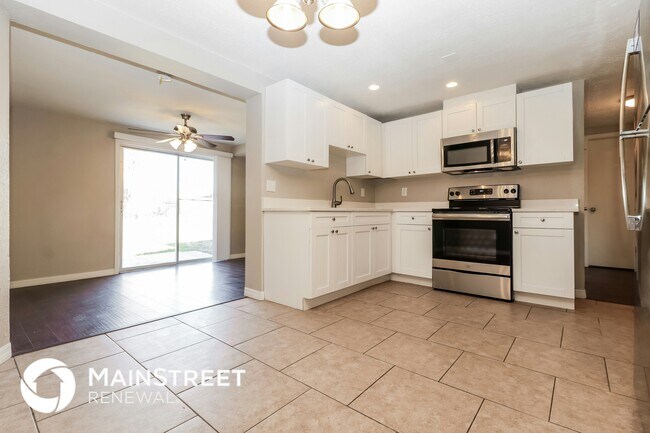 Building Photo - 3353 Trask Dr