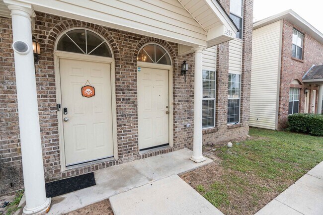 Foto del edificio - 3/3 Townhome on NW Side