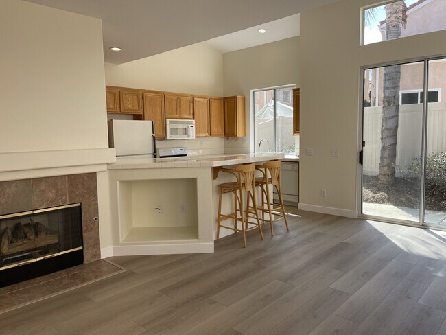 Building Photo - 811 Caminito Estrella