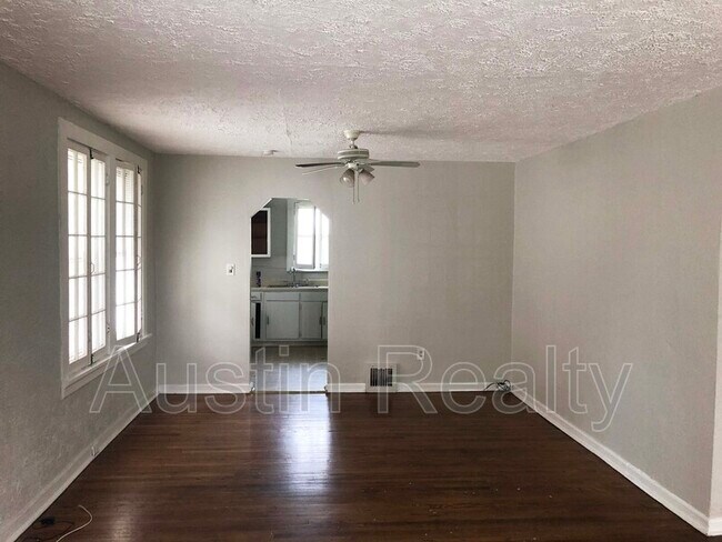 Foto del edificio - 1123 Hilltop Dr