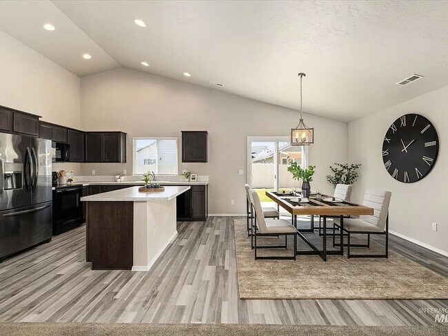 Foto del edificio - 11887 W Box Canyon St