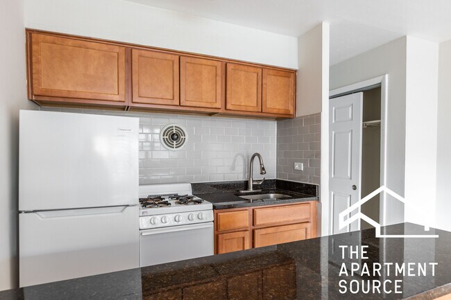 Foto del edificio - 5847 N Winthrop Ave