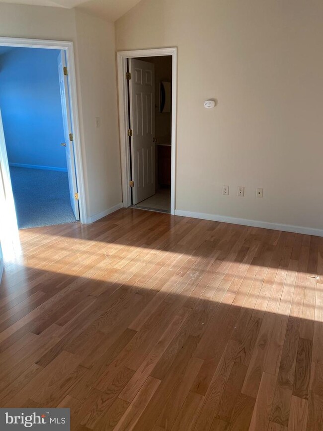 Building Photo - 2019 Powell Dr