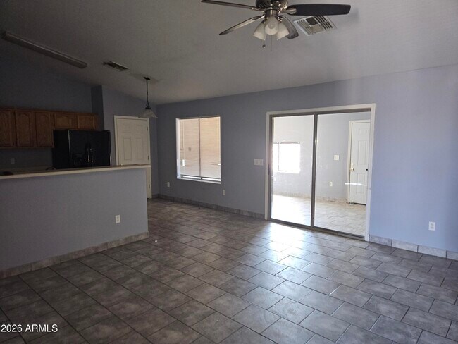 Foto del edificio - 9033 W Oneida Dr