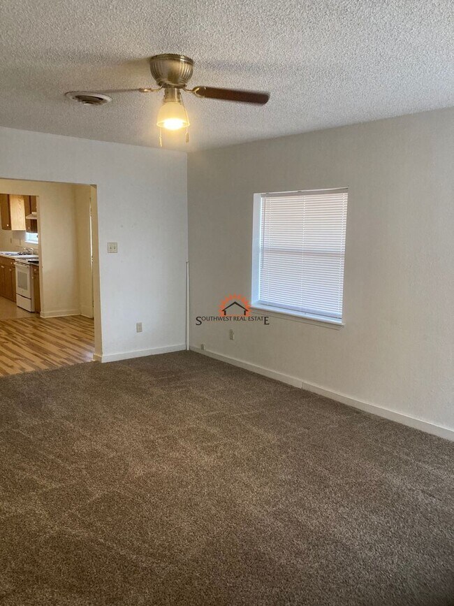 Building Photo - 500 Turner Duplex