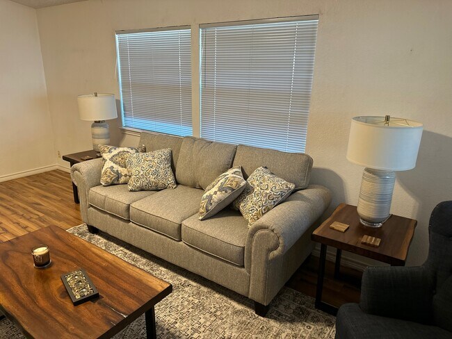 Foto del edificio - 4511 Fairgate Dr