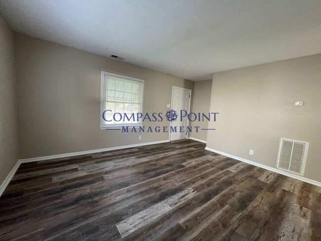 Building Photo - Your New Home Awaits!