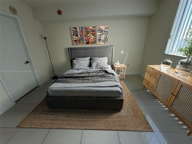 Foto del edificio - 1861 NW S River Dr