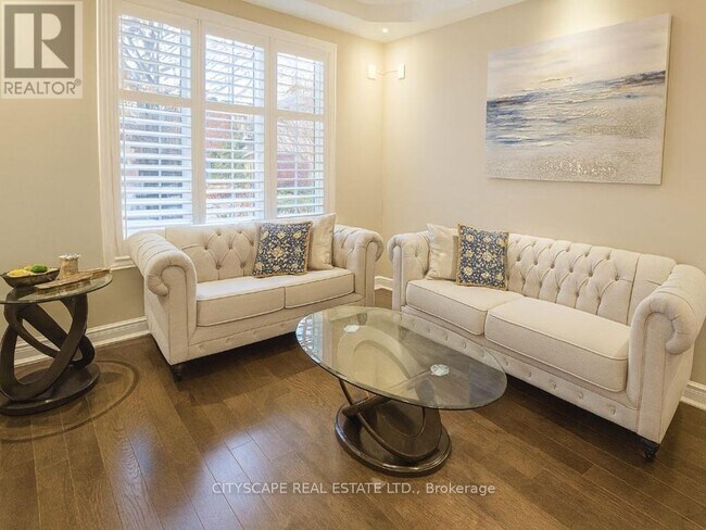 Photo du bâtiment - 2449 Auckland Dr