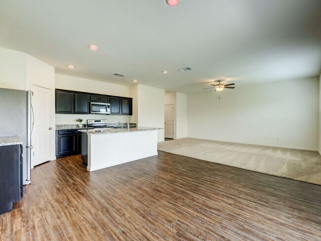 Foto del edificio - 19305 Cloudy Bay Dr