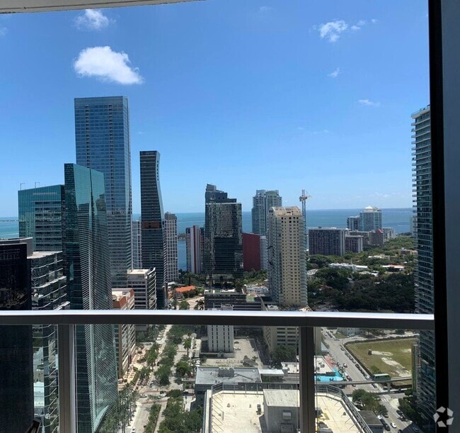 Building Photo - 1060 Brickell Ave