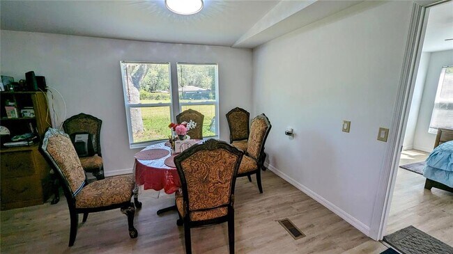 Foto del edificio - 5313 E Johnson Ave
