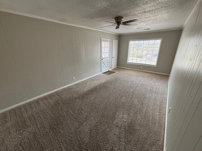 Building Photo - 3012 Apple Valley Ln