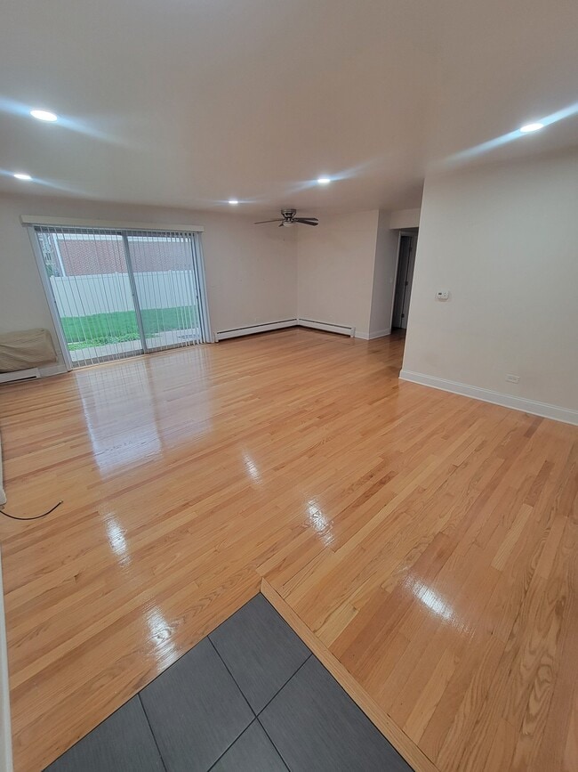 Building Photo - 480 St Moritz Dr