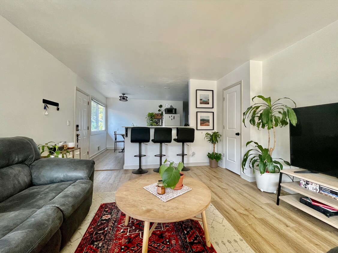 736 Van Buren St NE Unit 736, Minneapolis, MN 55413 Apartments in