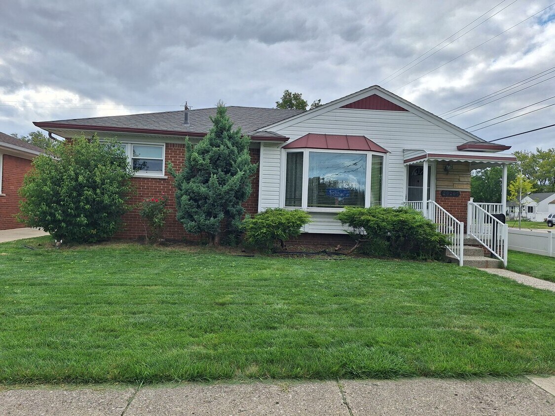 Primary Photo - 29267 Ursuline St