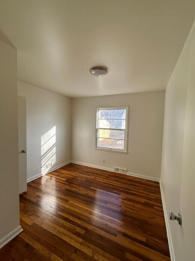 Foto del edificio - 3911 Kansas Ave