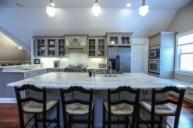 Building Photo - 11 Pleasant St