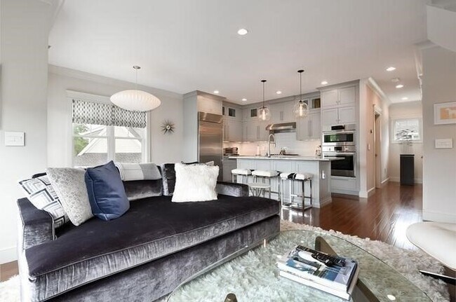 Foto del edificio - 900 Greendale Ave