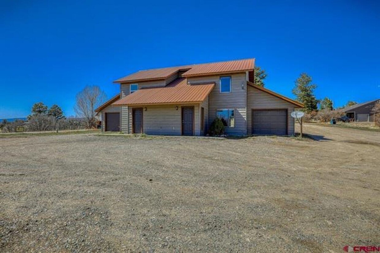 Foto principal - Spacious 2 Story Condo on East Golf