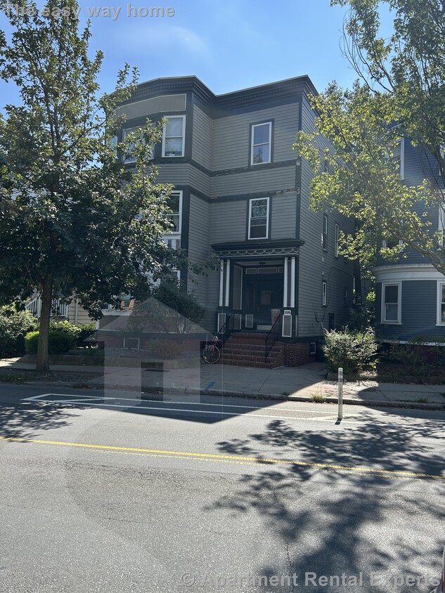 Building Photo - 1576 Cambridge St
