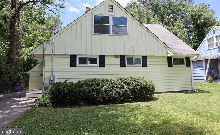Primary Photo - 302 Broadwood Dr