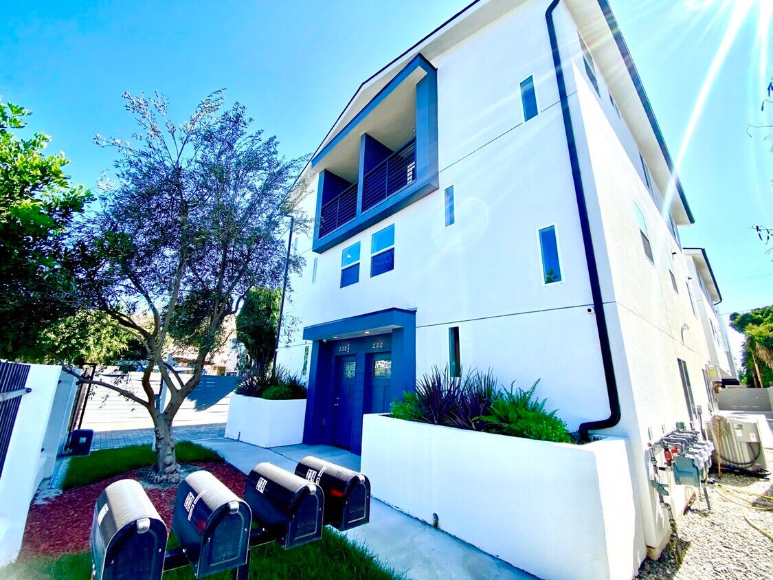 Photo - 232 E 27th St (Los Angeles, CA)