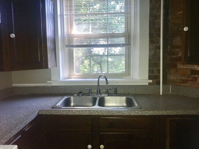 Foto del edificio - 940 Gates Ave