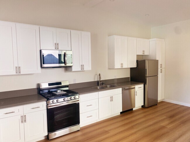 Kitchen - 320 Ulysses St