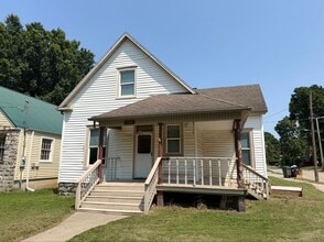 Building Photo - 758 S Delaware Ave