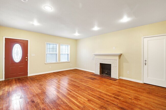 Building Photo - 255 Natalen Avenue