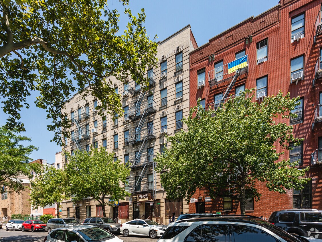 Foto del edificio - 339-341 E 118th St