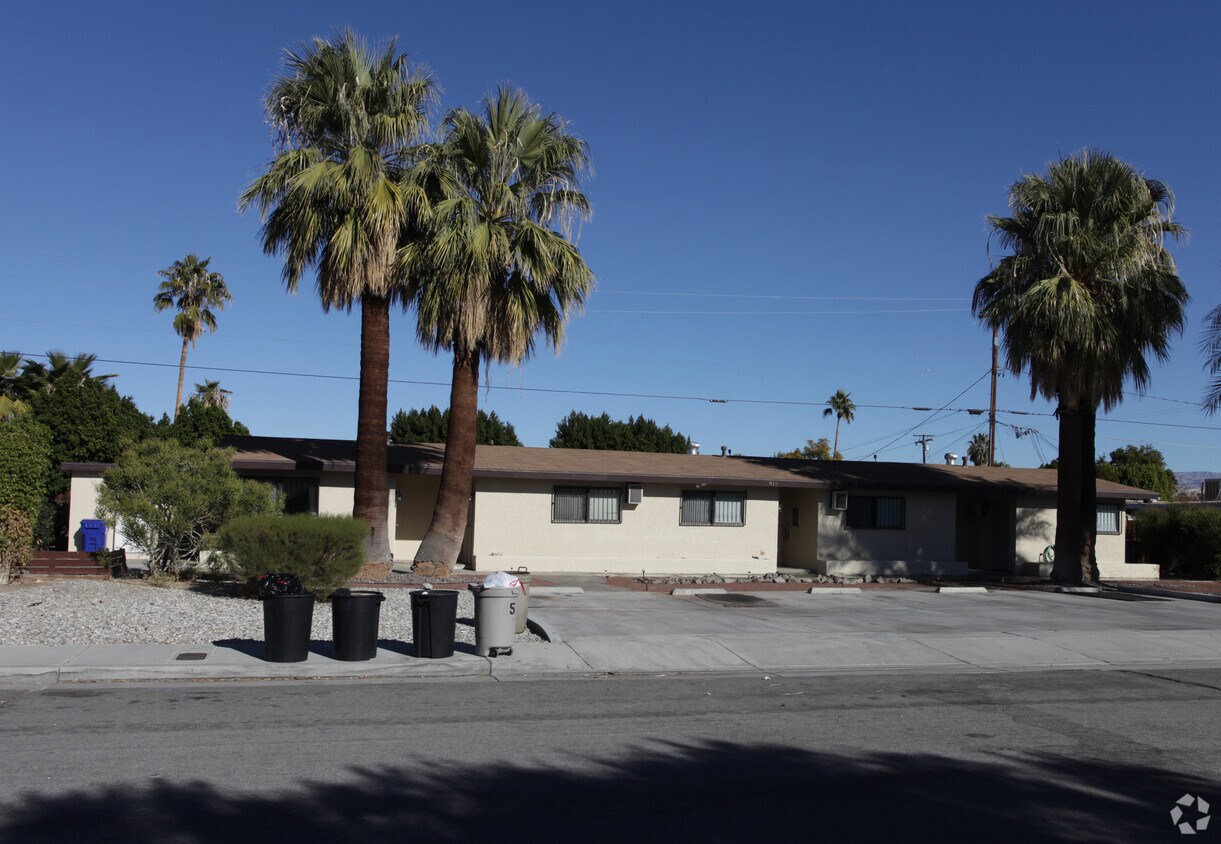 Building Photo - 3910 E Calle de Carlos