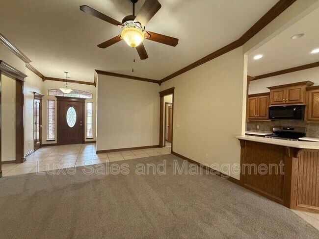 Foto del edificio - 286 Hillside Dr