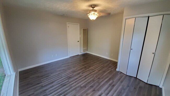 Master Bedroom - 303 S Park St